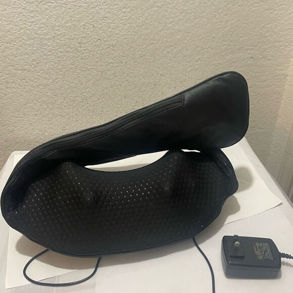 Mirakel - Back Massager with Heat Deep Kneading Massage Pillow - Picture 3 of 6